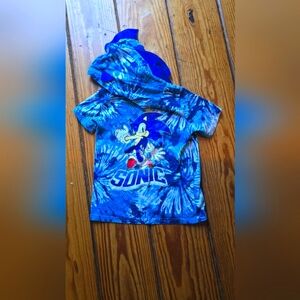 Sonic the hedgehog size 6 T-shirt hoodie